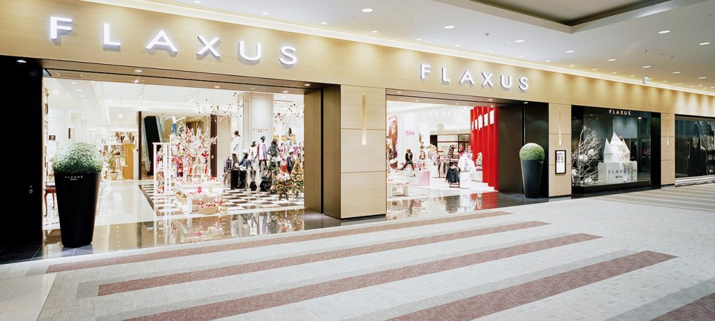 アパレルの店舗デザイン内装プロデュース事例｜ワールドグループのFLAXUS（フラクサス）イオンモール名取店の店舗画像