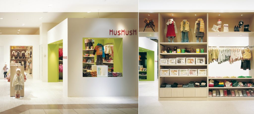 総合ファッショングループ、ワールドグループのファッションブランド「HusHusH（ハッシュアッシュ）」が展開する店舗、ハッシュアッシュ イオンモール岡崎店の店舗デザイン、外観、VMD