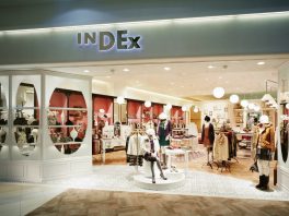 総合ファッションサービスグループ、ワールドグループのファッションブランド「INDEX（インデックス）」が展開する店舗、インデックス西宮ガーデンズ店の店舗デザイン、外観、VMD