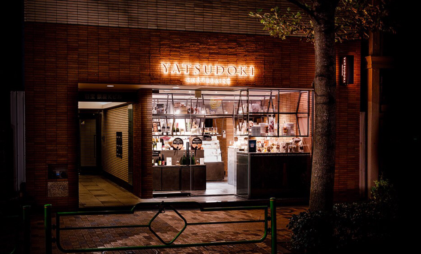 株式会社ワールドスペースソリューションズがプロデュースしたシャトレーゼYATSUDOKI（ヤツドキ）銀座7丁目店の店舗デザイン事例